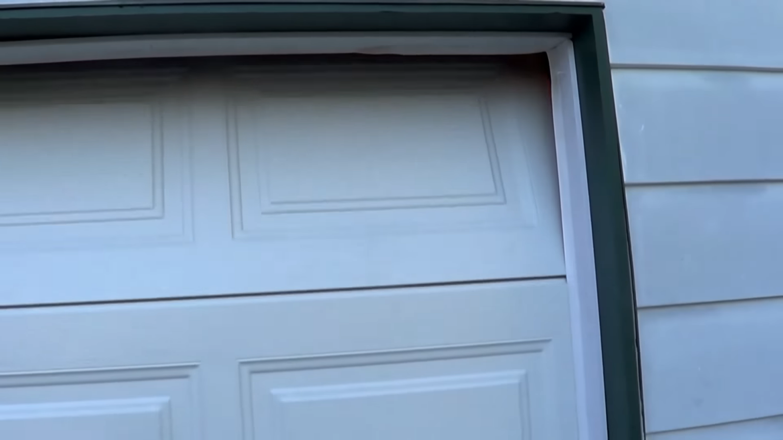 How to Install PVC Stop Molding on a Garage Door - DDM Garage Doors ...